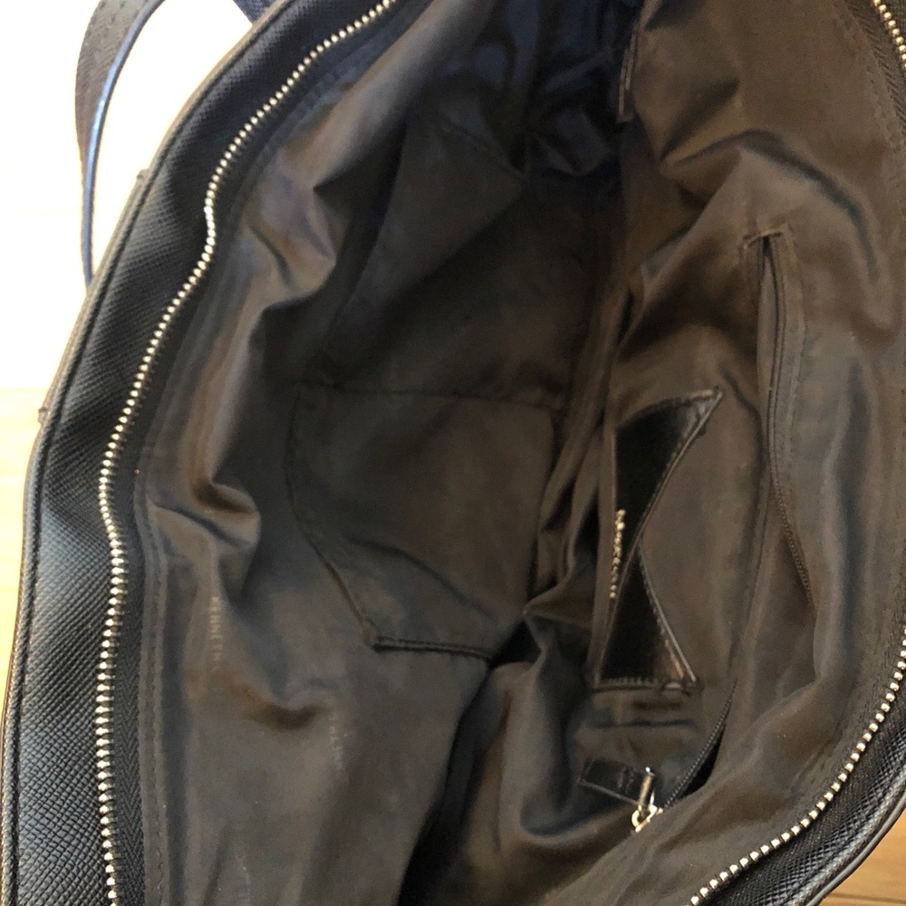 Kenneth Cole Reaction Black Tote Bag EUC - Picture 7 of 7
